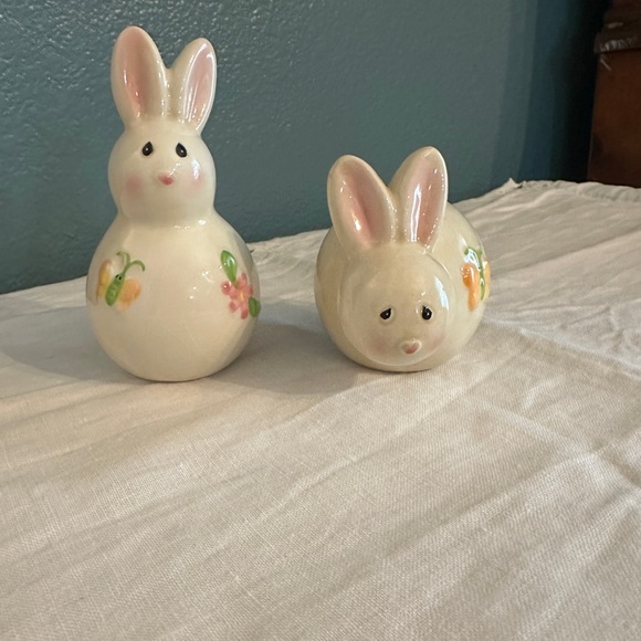 Other - Ceramic Bunny Salt and Pepper Shakers - Cream and Pink